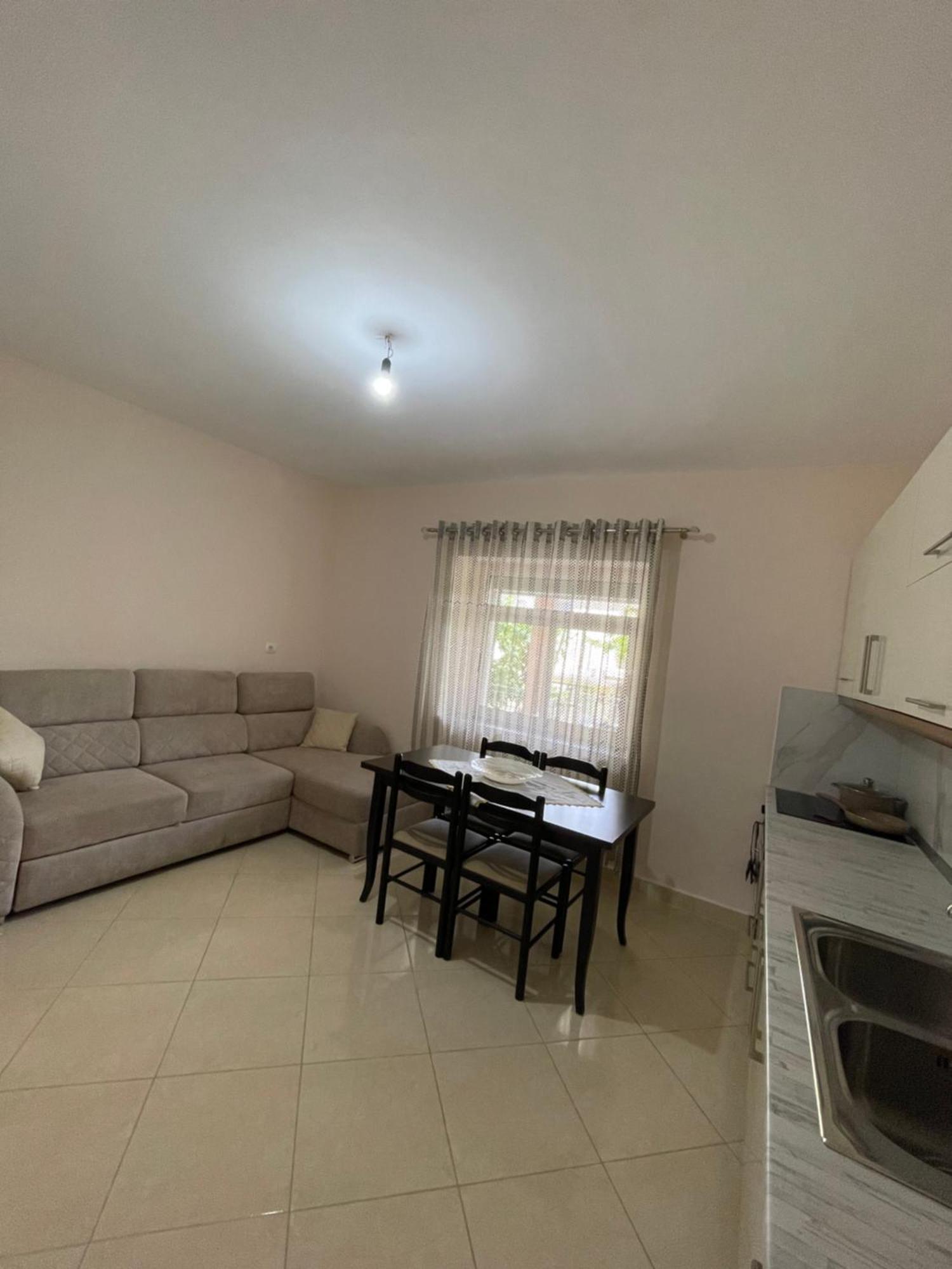 Pensjonat Eljos House Përmet